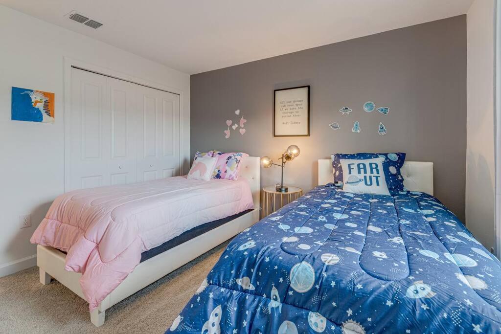 קיסימי Newly Listed Townhouse Storey Lake, Free Waterpark מראה חיצוני תמונה