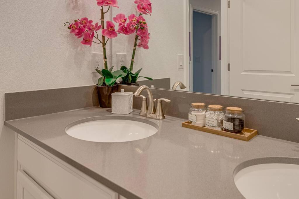 קיסימי Newly Listed Townhouse Storey Lake, Free Waterpark מראה חיצוני תמונה