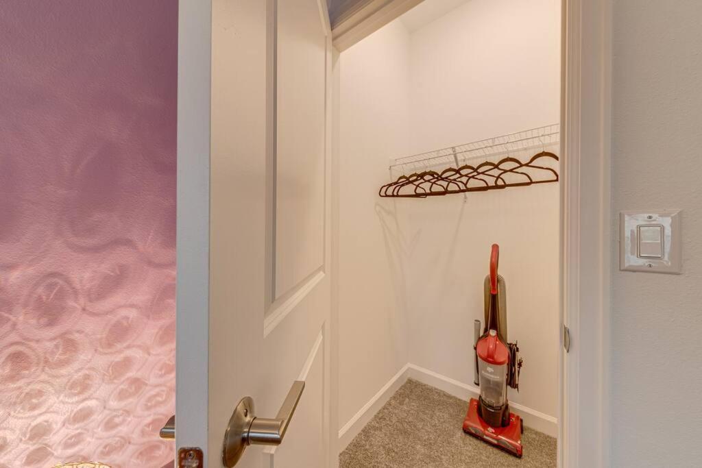 קיסימי Newly Listed Townhouse Storey Lake, Free Waterpark מראה חיצוני תמונה
